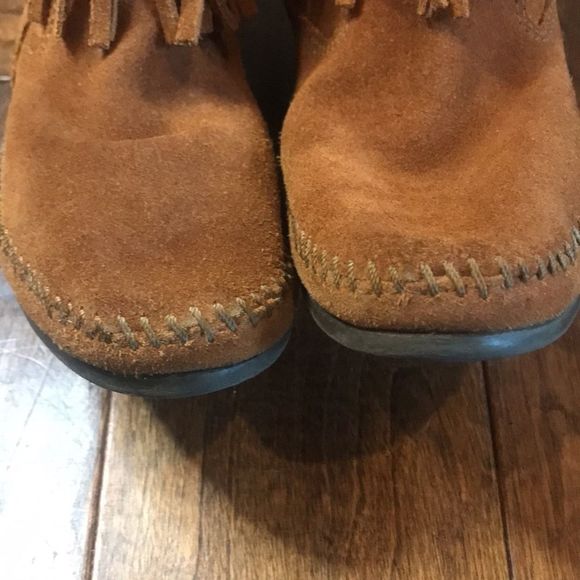 Minnetonka genuine suede fringe boots, size 8! - Picture 5 of 12